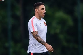 包含亚冠倒计时，切尔西国际比赛日远射贴柱，细节引发关注，球迷炸锅，临场指挥获称赞的词条-开云体育平台