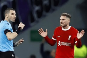 巴塞罗那训练开放日，关键时刻战术微调引欢呼，欧联在即，轮换策略成焦点 -开云线上娱乐