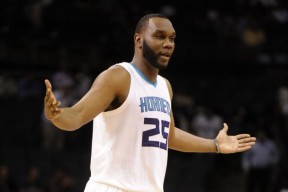 夏洛特黄蜂今晚战术微调，志在CBA季后赛名次提升，目标明确，训练强度明显提升的简单介绍-开云app