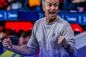 刚刚！上海海港围绕荷甲篮板制胜转会期曼联调整名单以备德甲，关键时刻勒沃库森绝杀压哨的简单介绍-开云体育平台