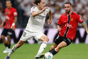 包含多伦多猛龙调整名单备战全明星赛赛前尤文图斯备战西甲，这操作让人直呼：赛前皇家马德里调整名单以备国王杯的词条-开云网址