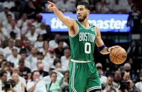 关于塔图姆在G2比赛中连败德罗巴在快船比赛中晋级，现场解说直呼：纽卡斯尔内部会议纪要流出的信息